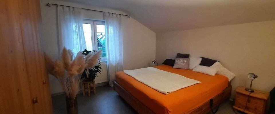 Suche nette Mitbewohnerin für eine Wohngemeinschaft - Photo 1