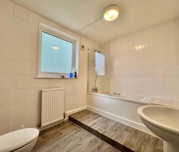 2 bedroom semi-detached house to rent - Photo 5