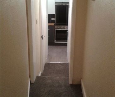 1 Bed Flat, Bedford Road, RG1 - Photo 3