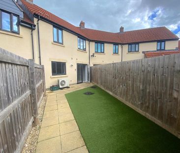 2 bedroom terraced house to rent - Photo 2