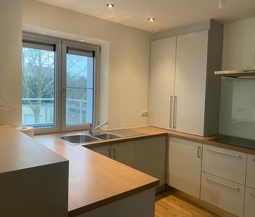 Recent vernieuwd triplex appartement met 2 slaapkamers - Photo 4