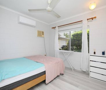 Freestanding Villa - New Kitchen - Fenced Yard - Garage and Carport - Photo 6