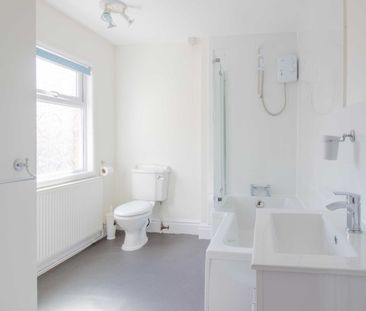 2 Bedroom - Photo 5