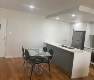 “Beautiful 2 bed 2.5 bath furnished in Central Toowong” - Photo 4