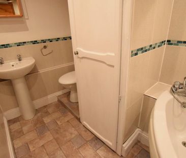 1 bedroom ground floor flat to rent - Photo 4