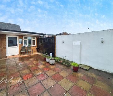 4 bedroom semi-detached house to rent - Photo 3