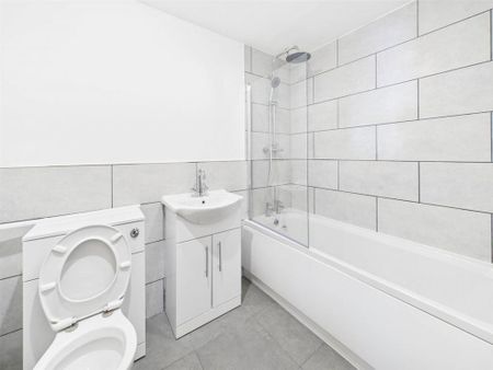 3 bedroom apartment to rent - Photo 2