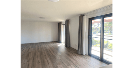 Top floor house - Photo 2