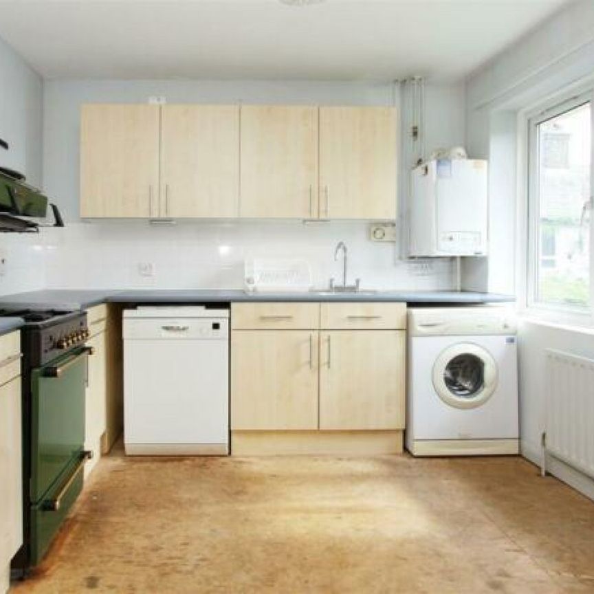 1 bedroom Flat To Let - Photo 1