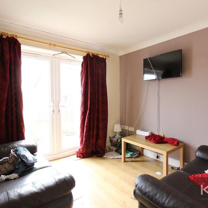 6 bedroom terraced house to rent - Photo 1