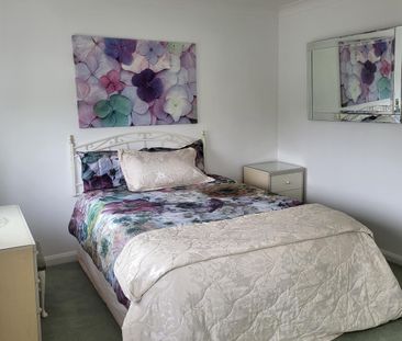 Amazing large 2 Bedroom House - Photo 1