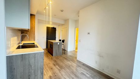 For Lease - 15 Holmes Avenue Unit# 2005, Toronto, Ontario - Photo 5