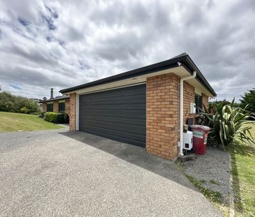 Single Level Executive Home - 4 Bedrooms - Riverstone Terrace - Photo 4