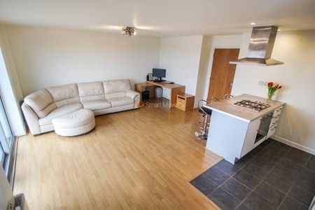 2 bedroom flat to rent - Photo 3