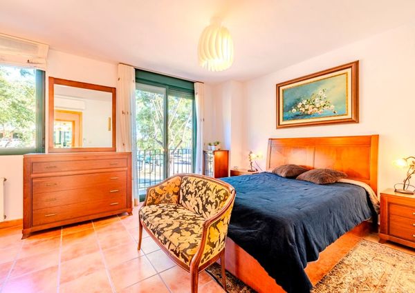 FOR RENT: SPACIOUS AND ELEGANT 4-BEDROOM BUNGALOW FOR LONG TERM