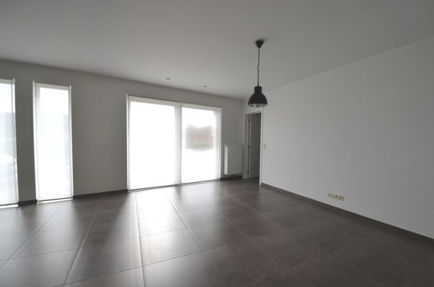 Te huur: Gelijkvloers appartement - Photo 1
