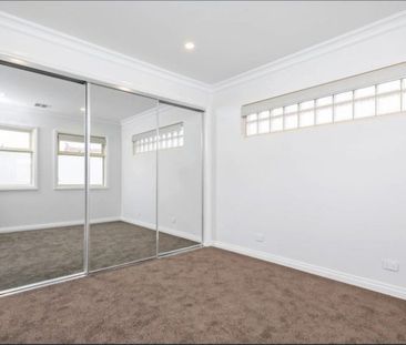2/64 Waverley Street, Moonee Ponds VIC 3039 - Photo 1
