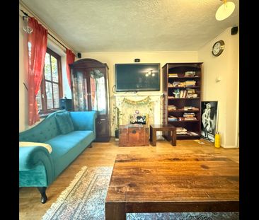 3 Bed Terraced House, London, SE3 - Photo 6