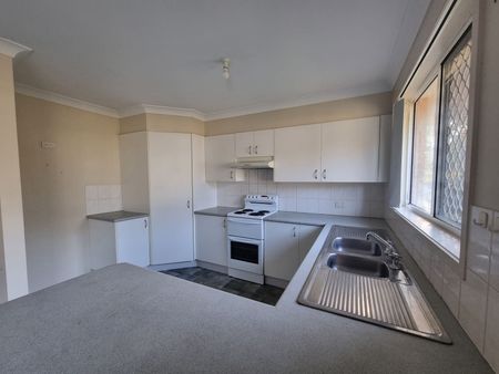 Charming 3-Bedroom Home in Quiet Cul-de-Sac - Photo 3