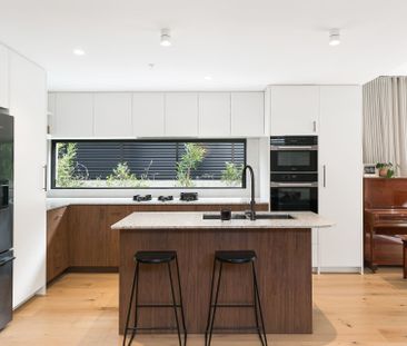 Boutique Contemporary Living - Photo 3