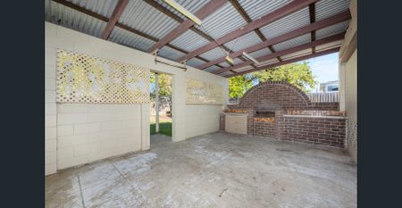 Spacious Family Home in Prime Kirwan Location - Photo 5