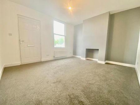 2 bedroom terraced house to rent - Photo 4