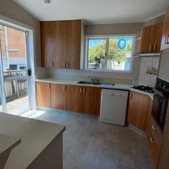 FOUR BEDROOMS IN A PRIME LOCATION - Photo 1