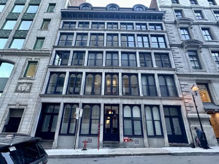 Superbe Condo situé dans le vieux-Montréal, complètement meublé et tout inclus. - Photo 2