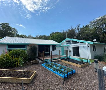 3 Kataryn Avenue, Grasstree Beach - Photo 2