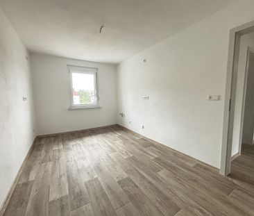 Frisch sanierte 2-Zimmer-Wohnung mit Tageslichtbad & Stellplatz in ... - Foto 1