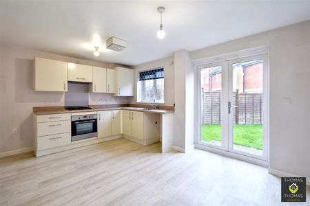 Oswalds Close, Longford, Gloucester - Photo 4