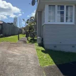 Two Bedroom Hauraki House - Photo 2