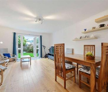 Vanderbilt Villas, Sterne Street, London, W12 - Photo 1