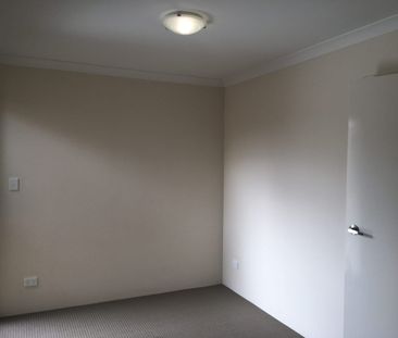 EASY CARE 4 x 2 Bedrooms - Photo 1
