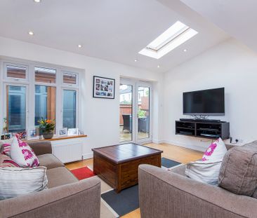 Russell Road, SW19, London - Photo 1