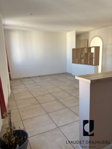 Location Appartement 3 pièces 79m² - Photo 2