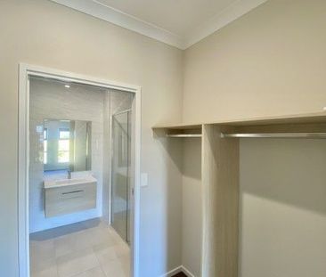 Brand New Modern 3 Bedder Family Home - Photo 2