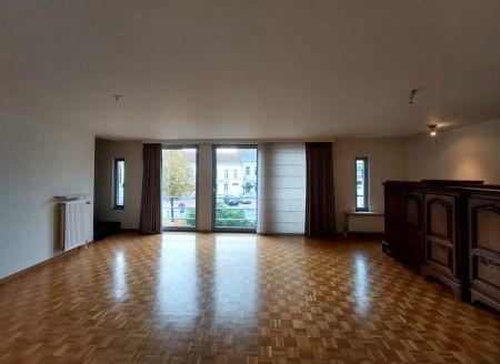 Te huur – Ruim duplexappartement met 4 slaapkamers in het centrum van Wakken 📍 Wapenplaats 29 - Photo 2