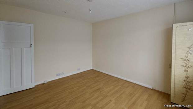 4 bedroom property to rent in London - Photo 1