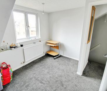 2 bedroom terraced house to rent - Photo 4