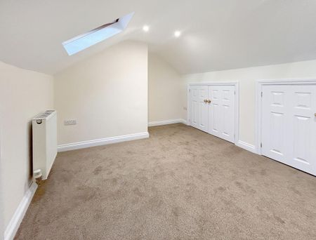 3 bedroom flat to rent - Photo 3