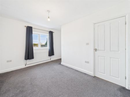 2 bedroom Town house to rent - Photo 3