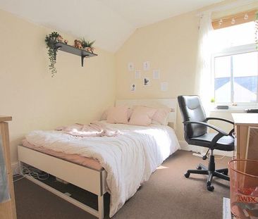 4 bedroom terraced house to rent - Photo 2