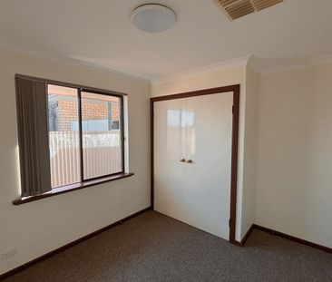 Comfortable Family Home with Large Yard - Photo 2