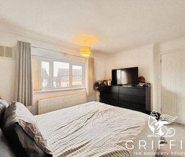 Chafford Way, Stifford Clays, Grays, RM16 - Photo 6