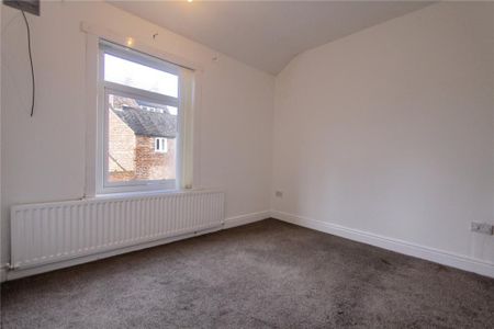 2 bedroom end of terrace house to rent - Photo 4