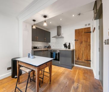 Studio Flat, Kingsland Road, E8 - Photo 1