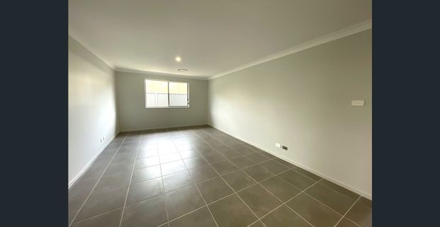 Modern Family Home in Cooranbong! - Photo 1