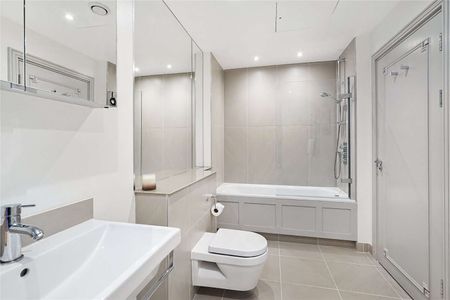 Finished to a high standard throughout, a newly refurbished duplex apartment. - Photo 3