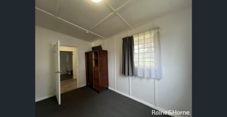 Family home in central and convenient location - Photo 4